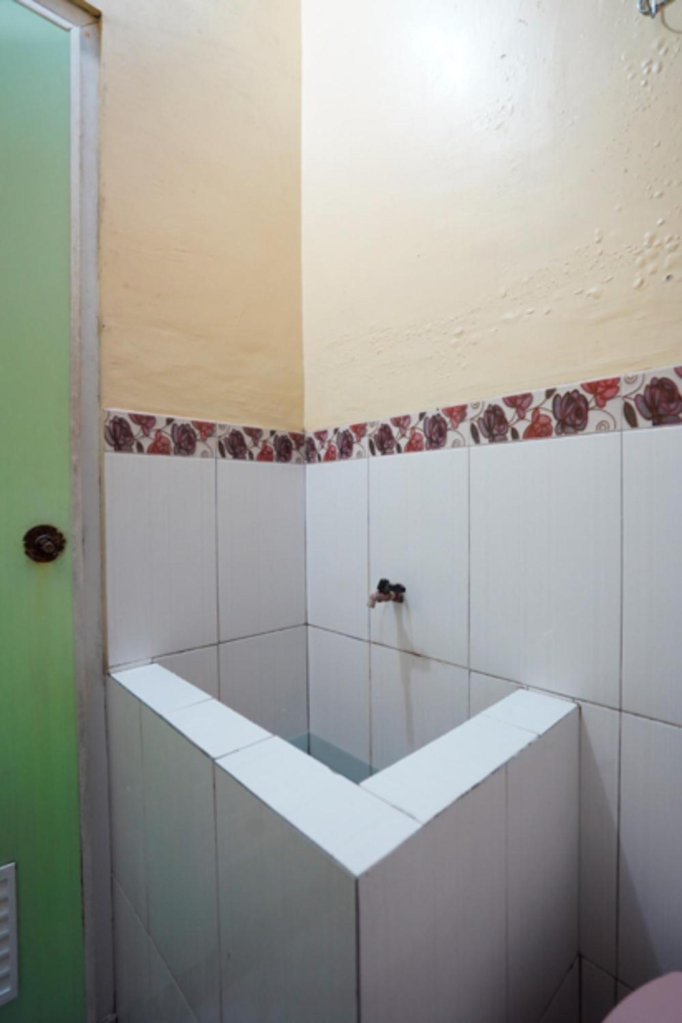 Oyo 927 Carina Hotel Claket Kültér fotó