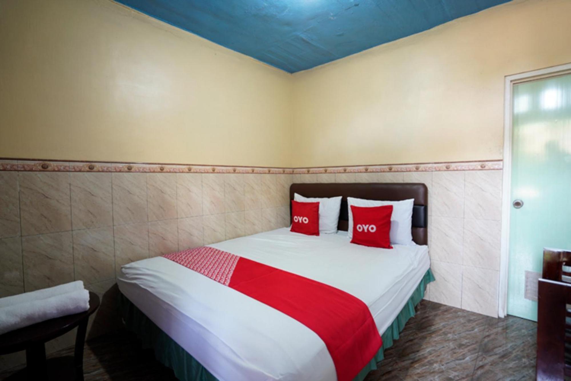 Oyo 927 Carina Hotel Claket Kültér fotó