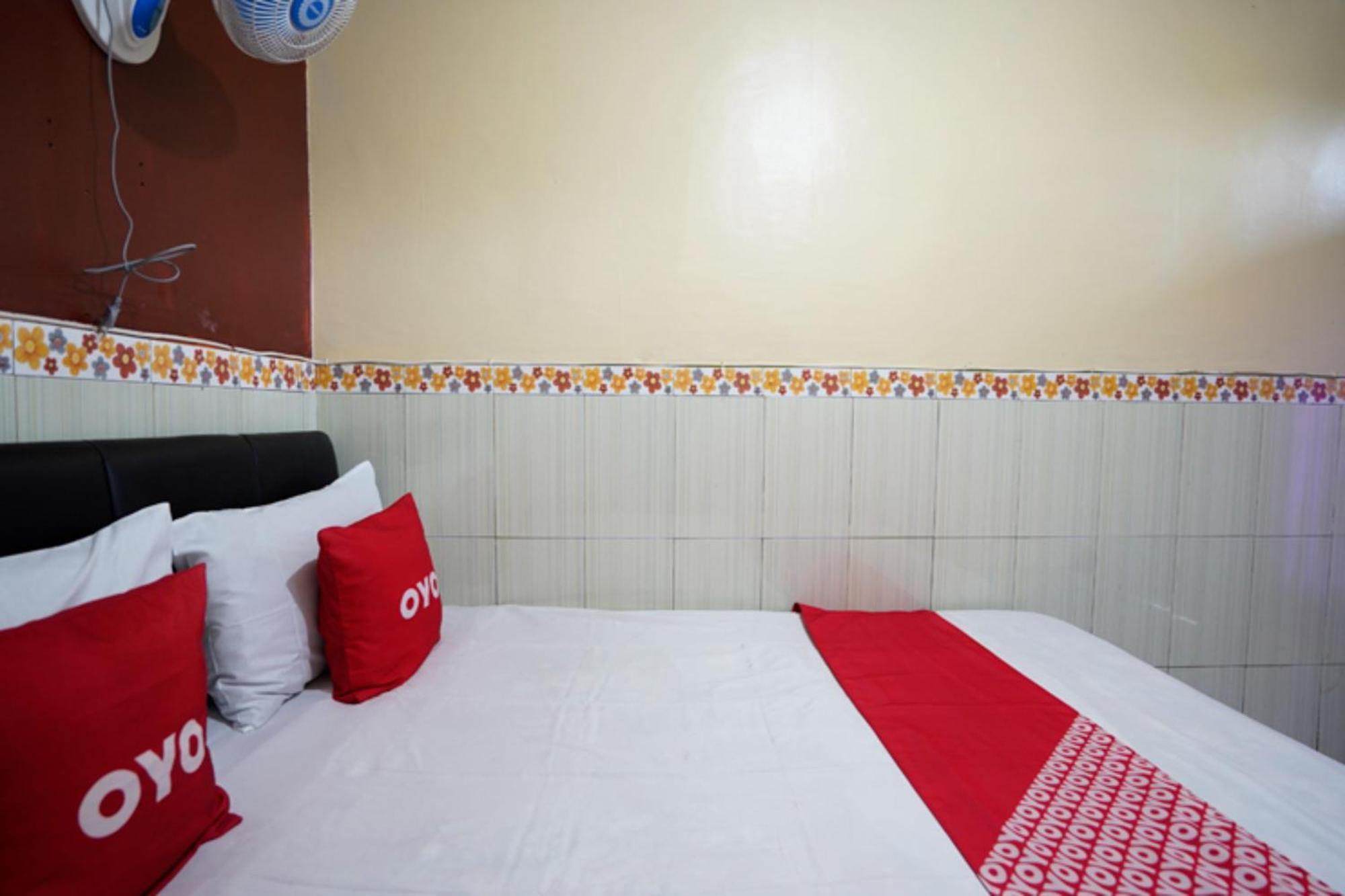 Oyo 927 Carina Hotel Claket Kültér fotó